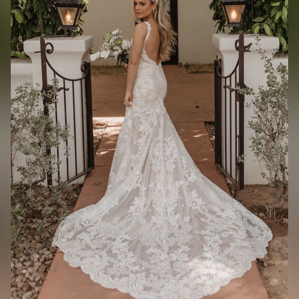 Martina Liana Wedding Dress - Picture 10 of 10